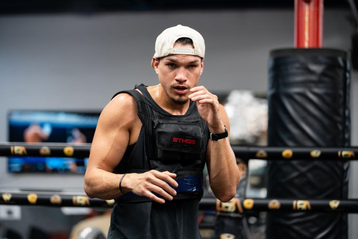 Brandon “The Heartbreaker” Figueroa shadow boxing