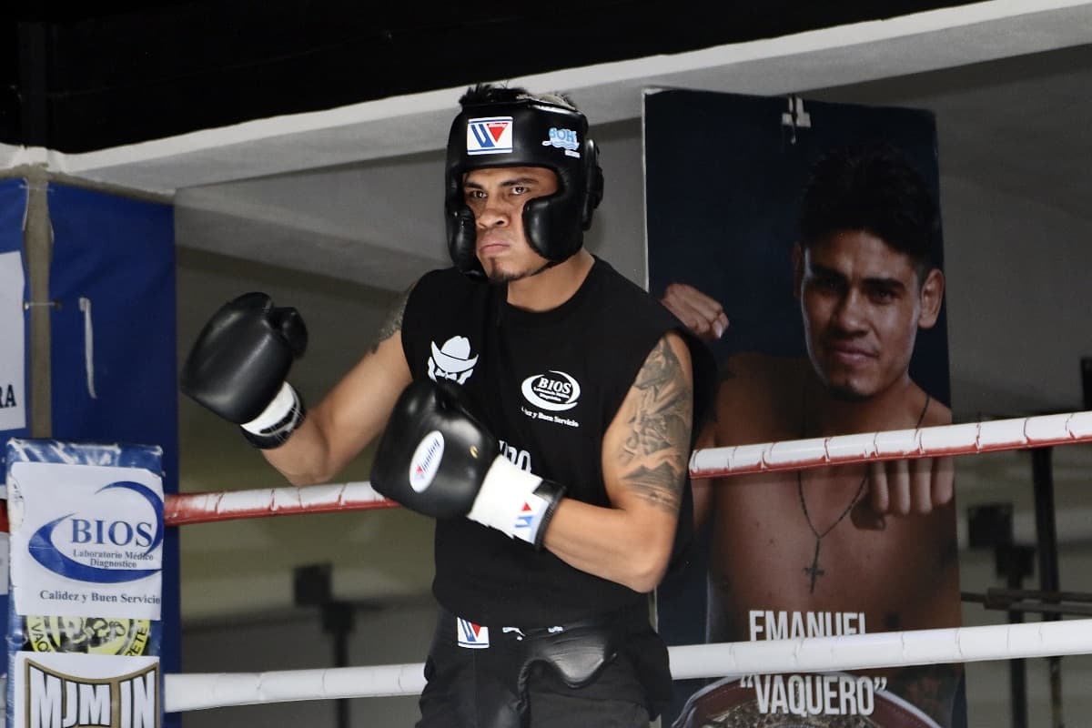 Emanuel Navarrete preparing for O’Shaquie Foster fight