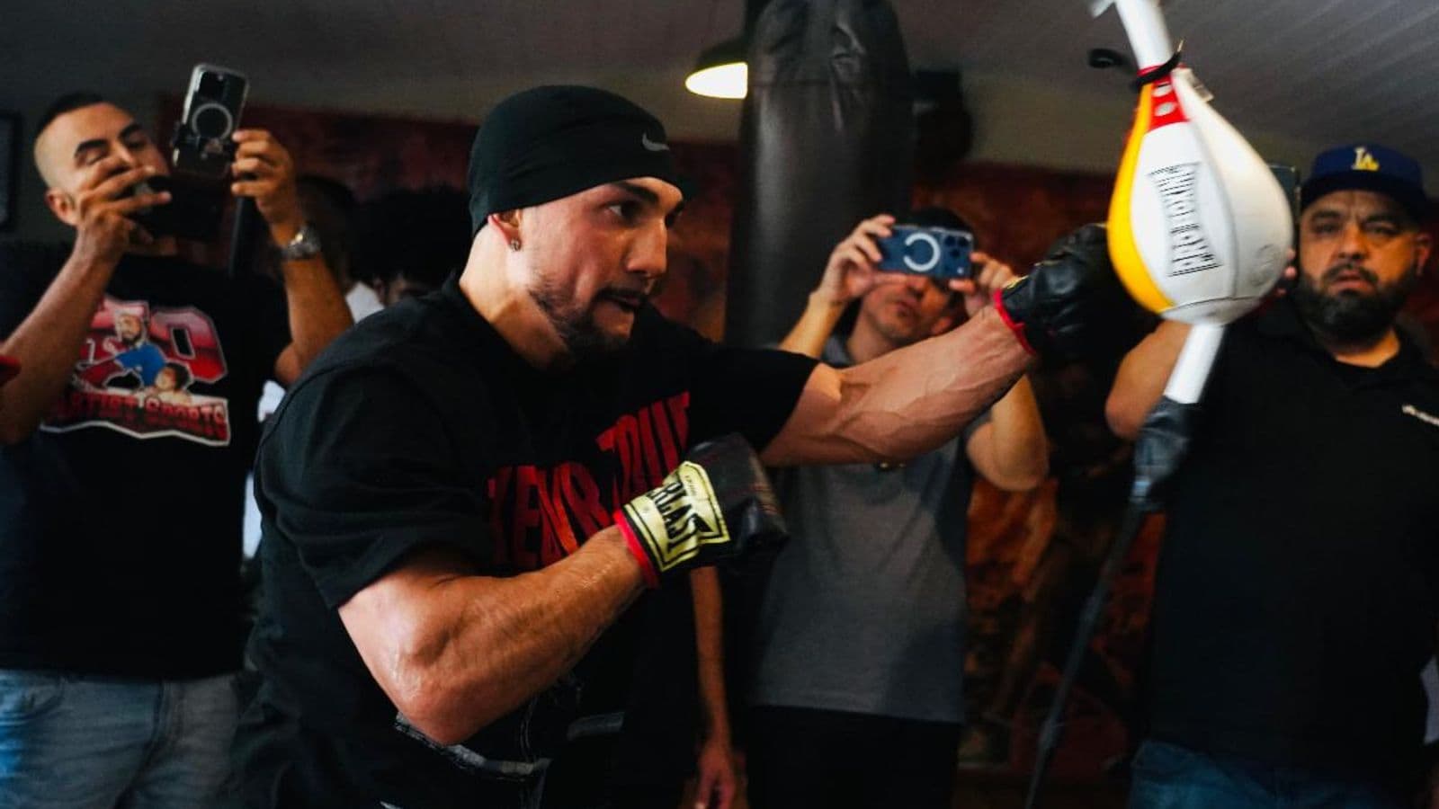 teo lopez train ing in the fortune gym