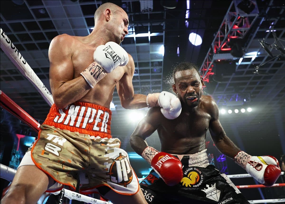 Jose Pedraza Dominates Mikkel Lespierre