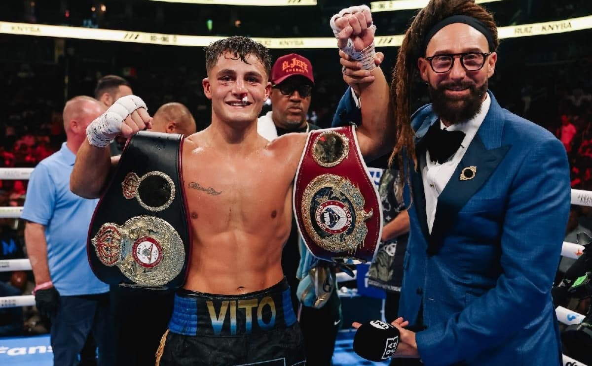 Vito Mielnicki Jr. with his new WBA belt