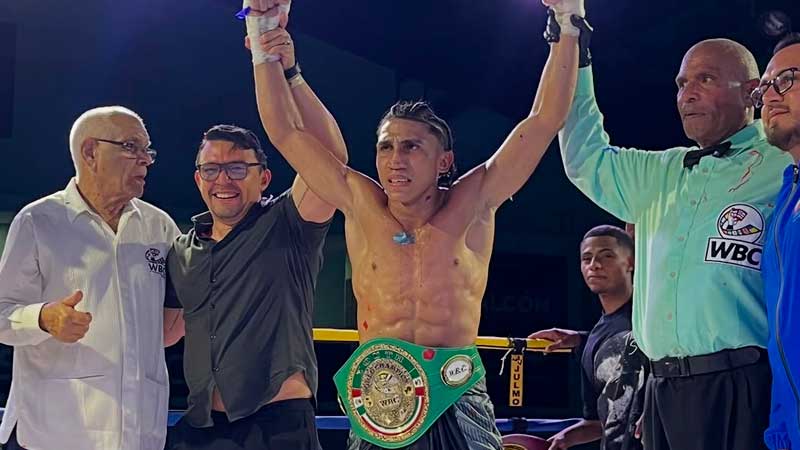 Alexander Jimenez WBC Youth Title