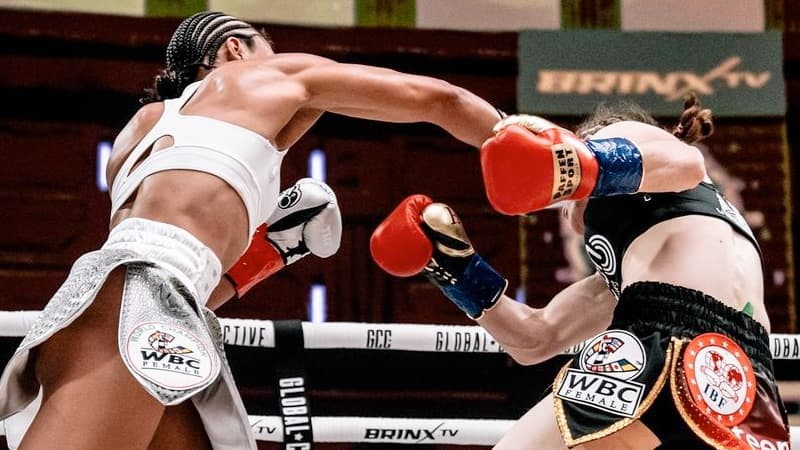 Alycia Baumgardner vs Delfine Persoon