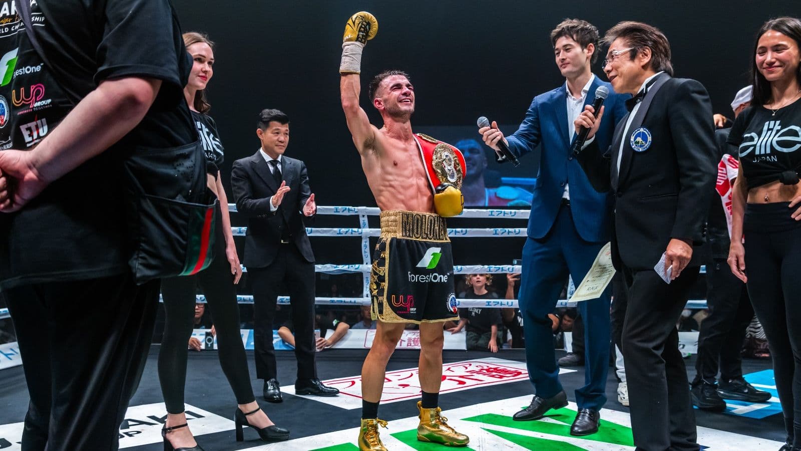 Andrew Moloney Defeats Willibaldo Garcia