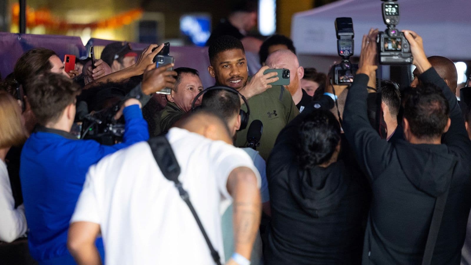 Anthony Joshua Fans