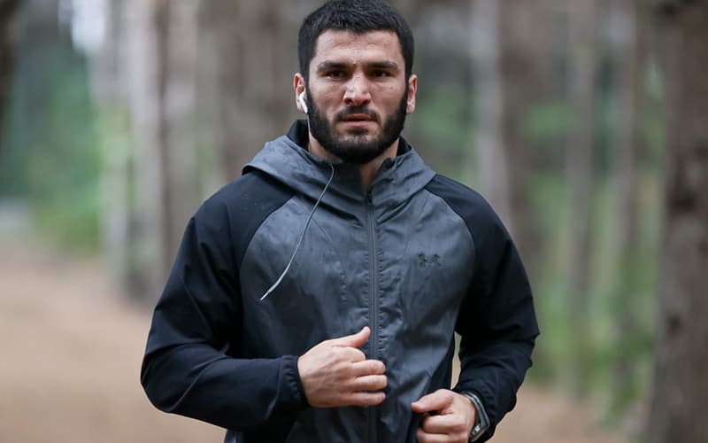 Artur Beterbiev Running