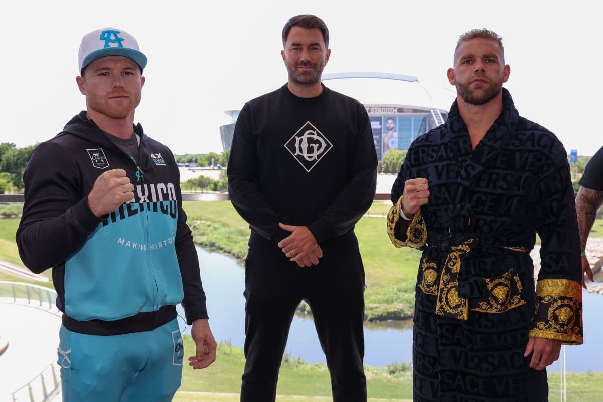 Billy Joe Saunders vs Canelo Face Off