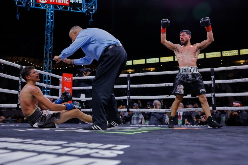 Brian Mendoza vs Sebastian Fundora Knockdown