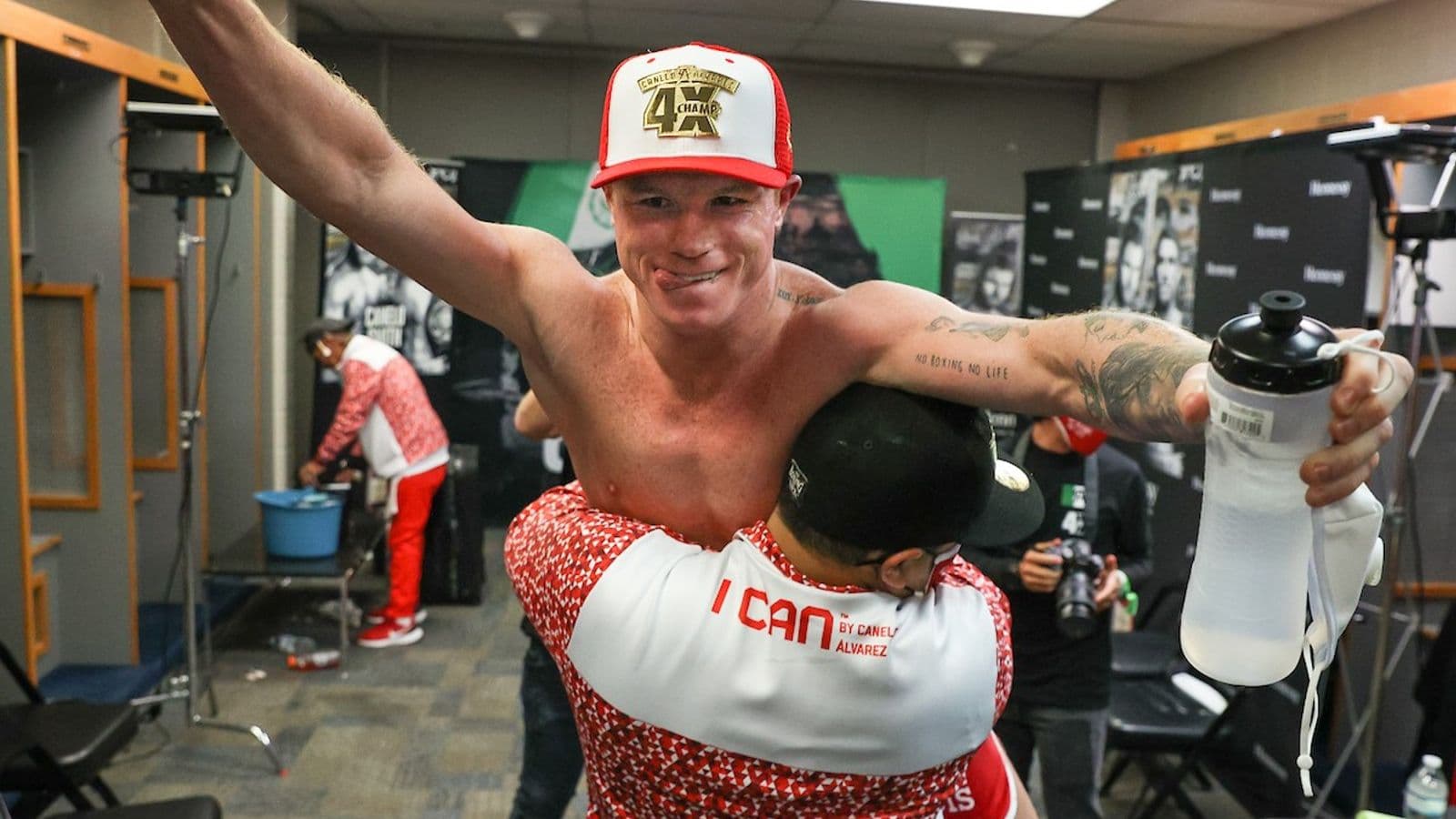 Canelo and Eddy Reynoso Hug