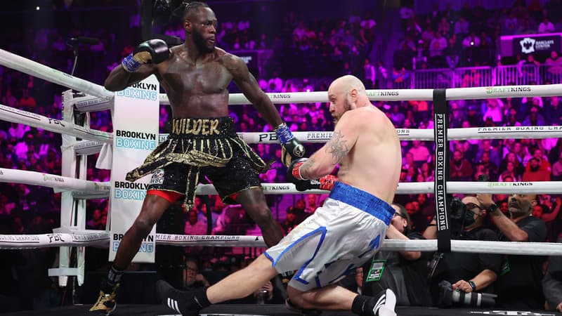 Deontay Wilder vs Robert Helenius Knockdown
