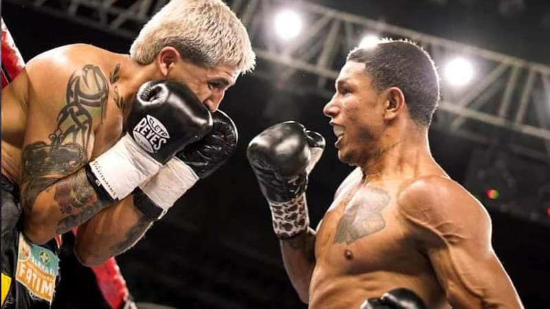 Miguel Berchelt vs Diego Ruiz