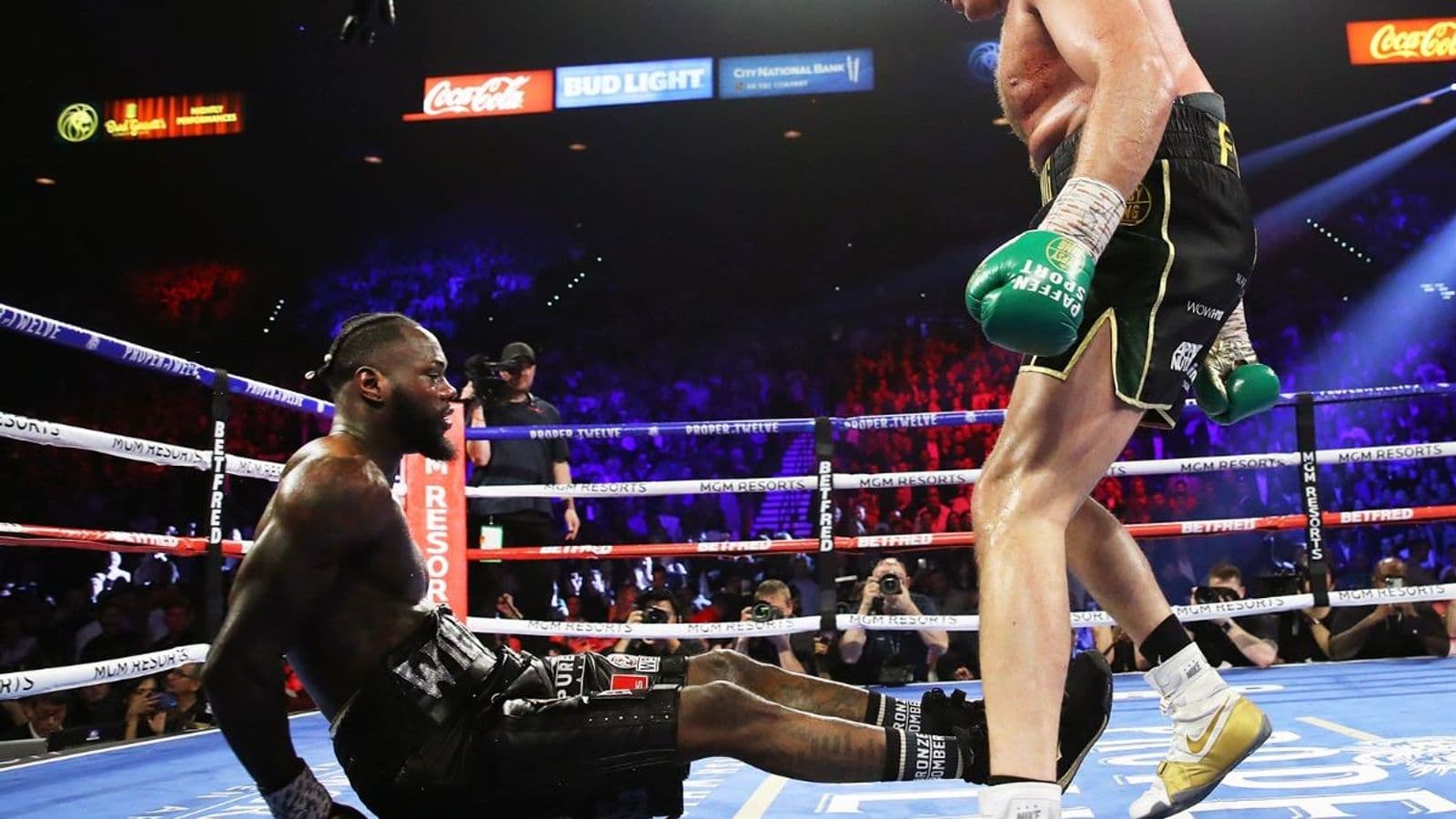 Tyson Fury Floors Wilder