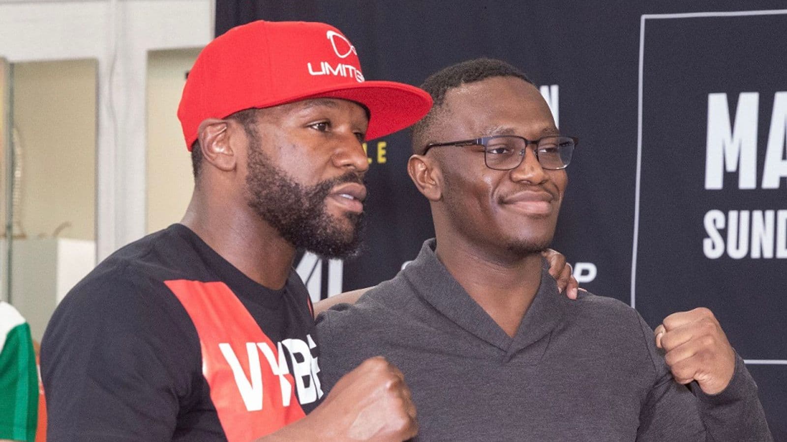 Floyd Mayweather vs Deji Presser