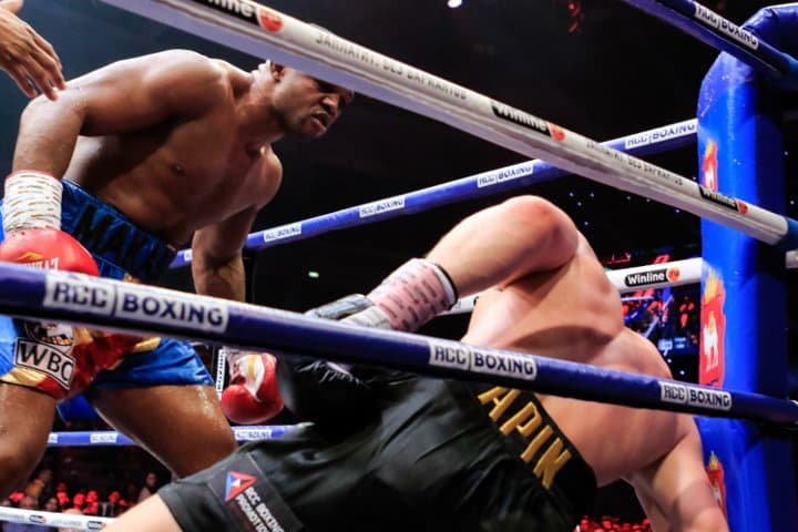 Ilunga Makabu vs Aleksei Papin Knockdown