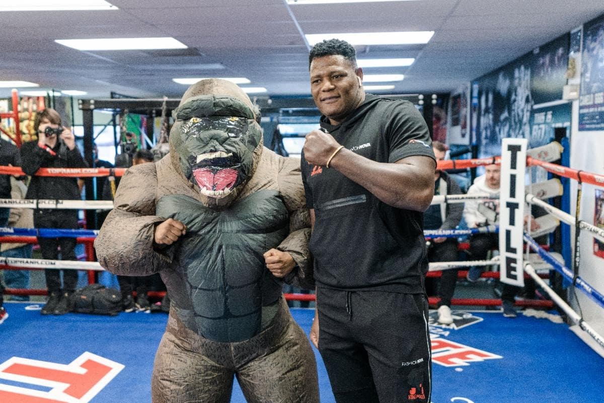 Luis Ortiz With King Kong