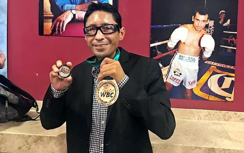 Israel Vazquez WBC Medal