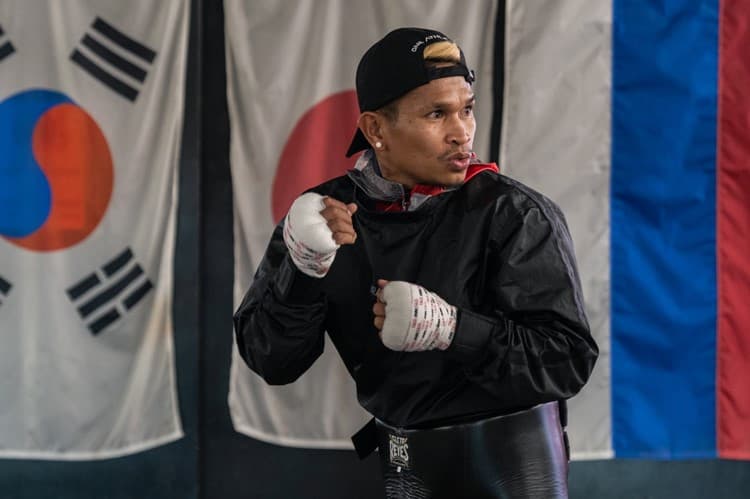 John Riel Casimero Shadow Boxing