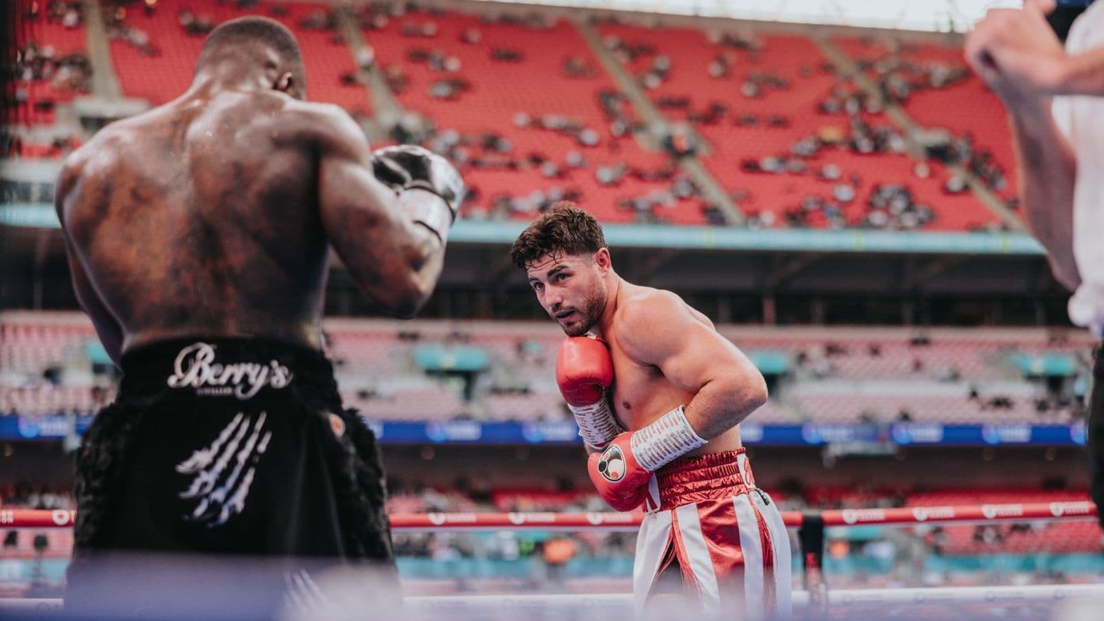 Josh Kelly vs Ishmael Davis Fight