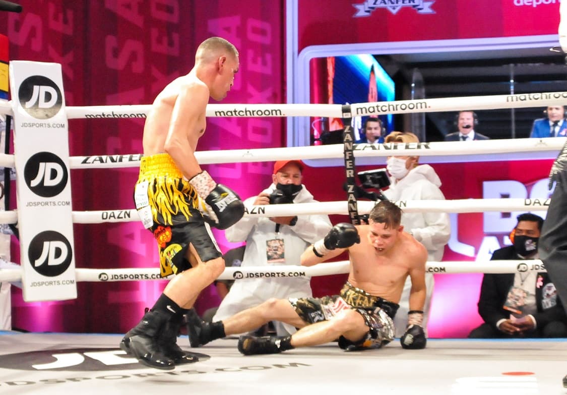 Juan Francisco Estrada vs Carlos Cuadras Knockdown
