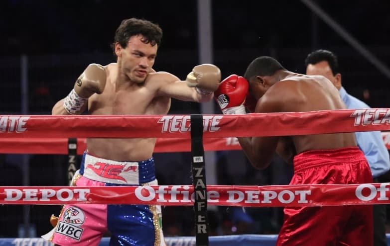 Julio Cesar Chavez Jr vs Evert Bravo