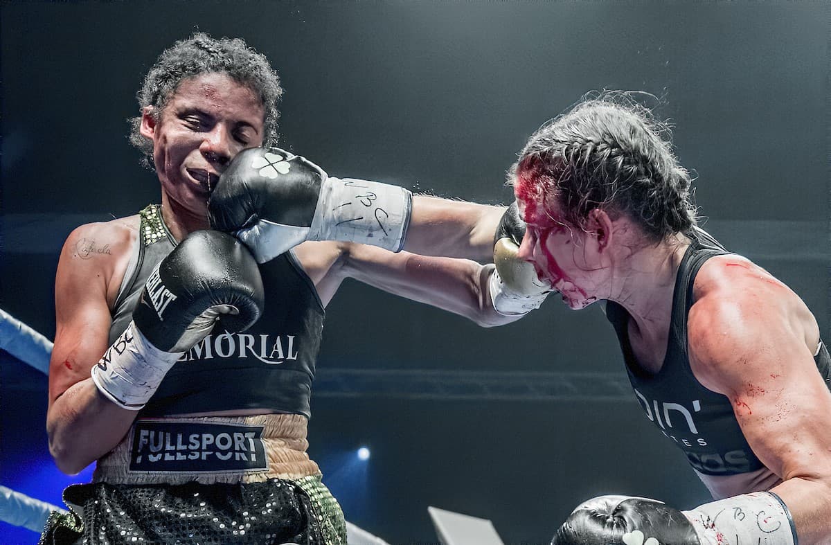 Katharina Thanderz vs Danila Ramos Right Hand