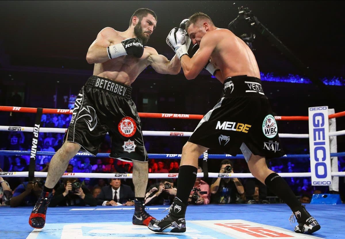 Artur Beterbiev KO S Oleksandr Gvozdyk