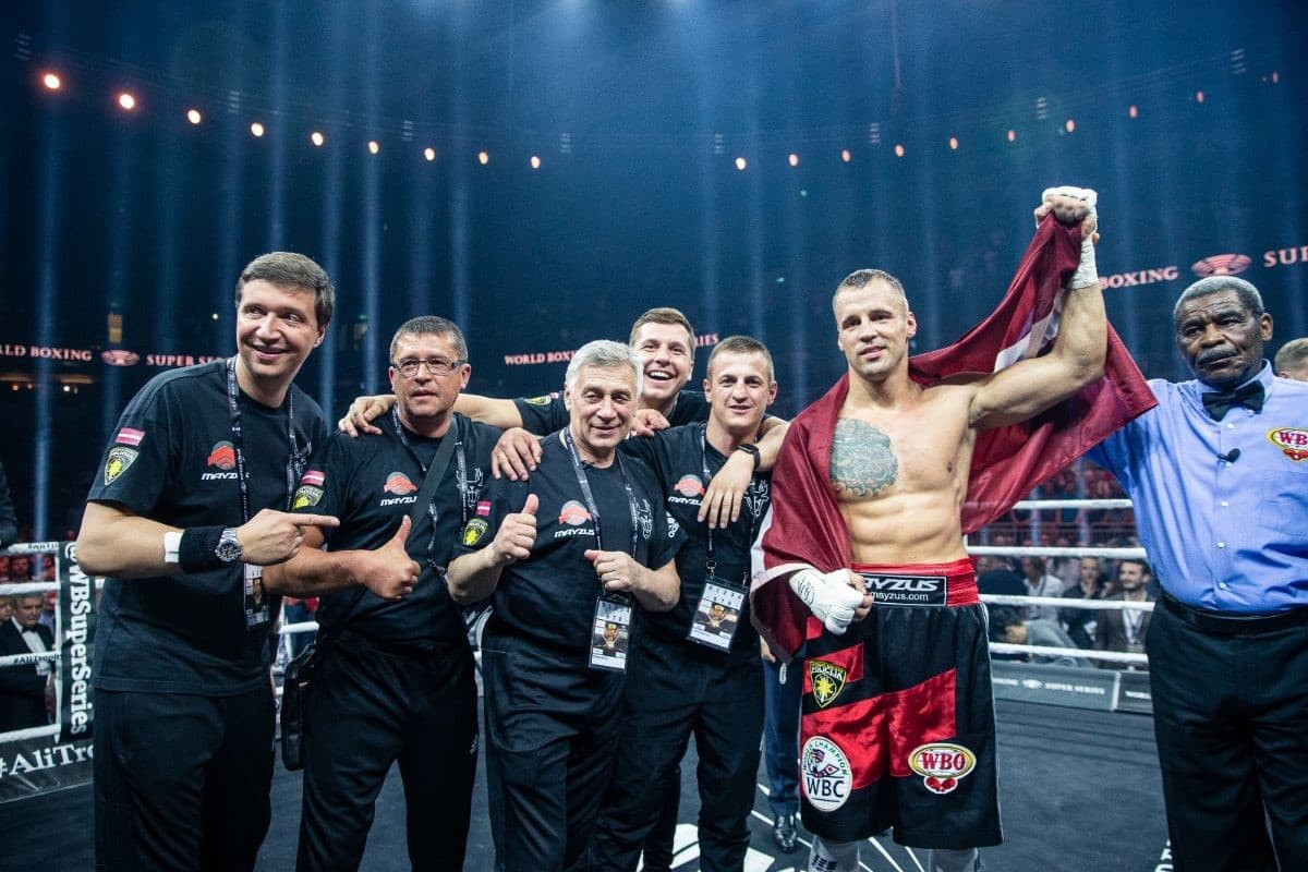 Mairis Briedis With Team