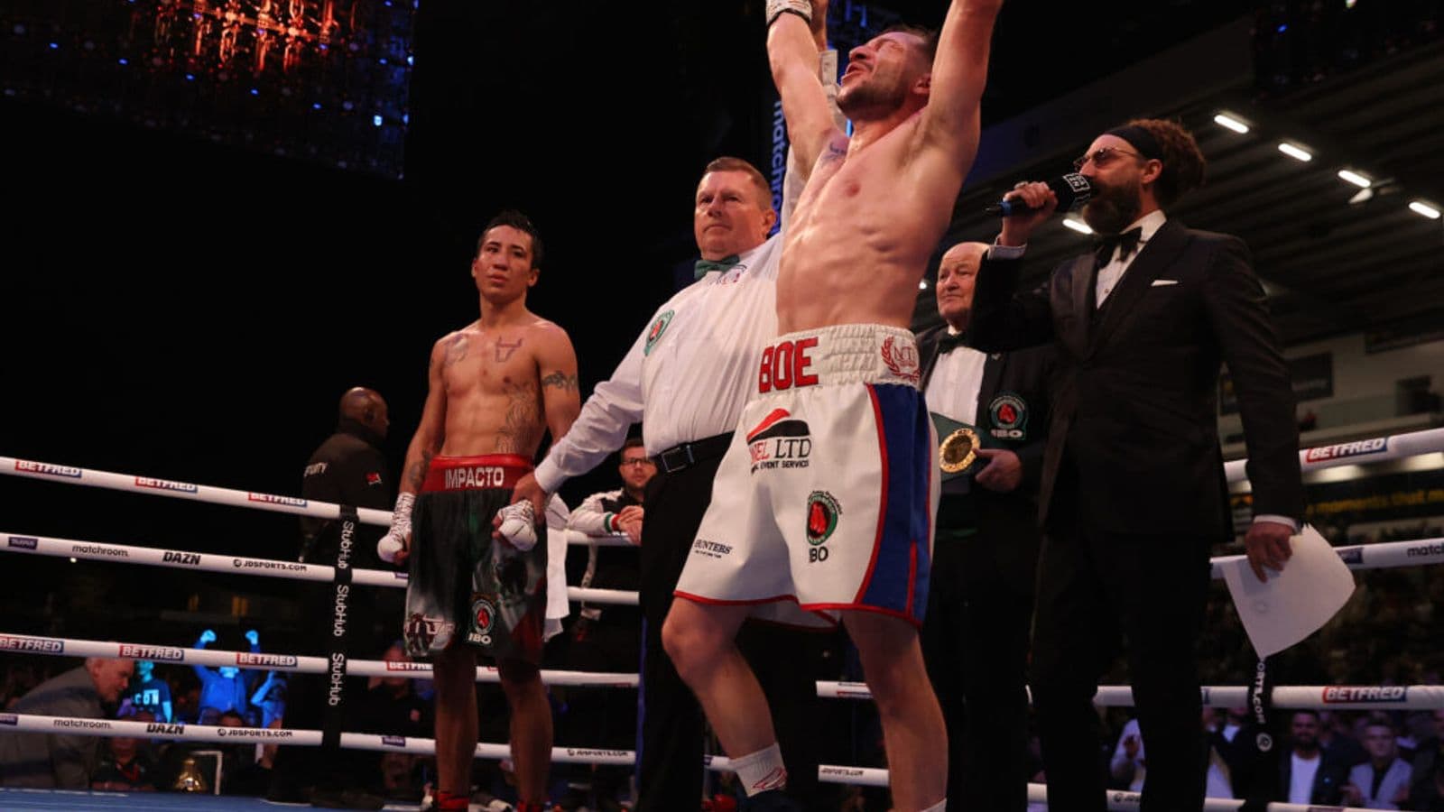 Maxi Hughes Beats Straffon