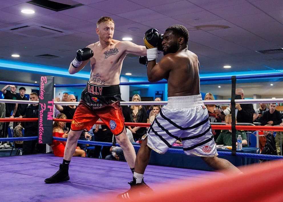 Mick Hall vs Theophilus Tetteh