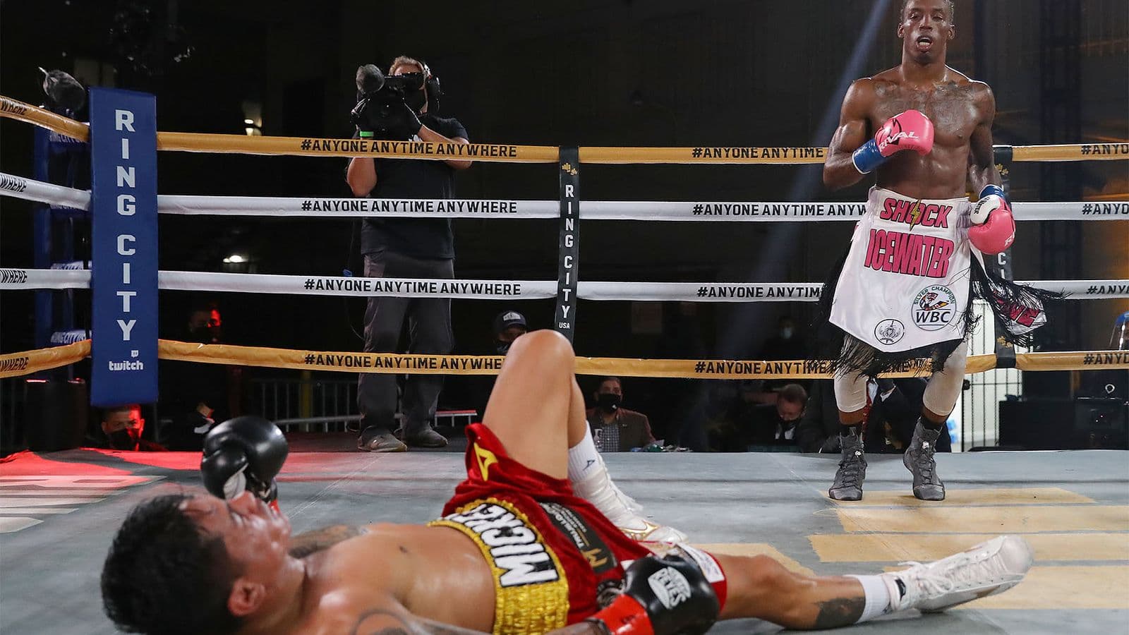 O Shaquie Foster vs Miguel Roman Knockdown