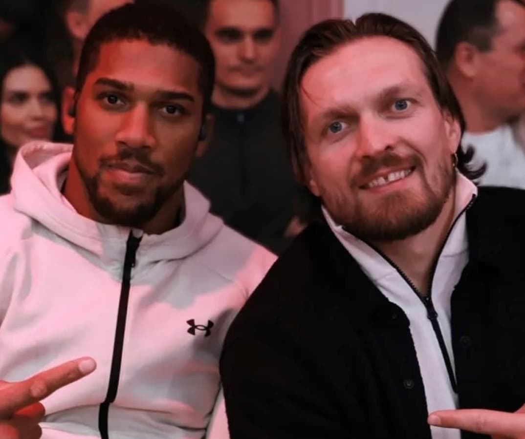 Anthony Joshua and Oleksandr Usyk Ringside