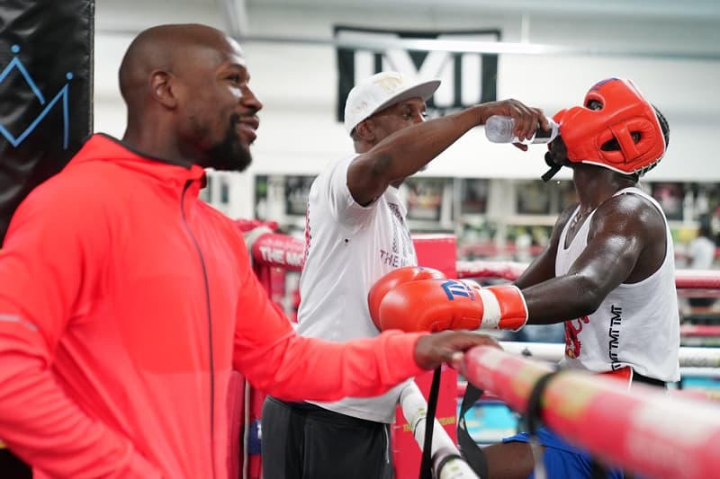 Hitchins Mayweather Promo
