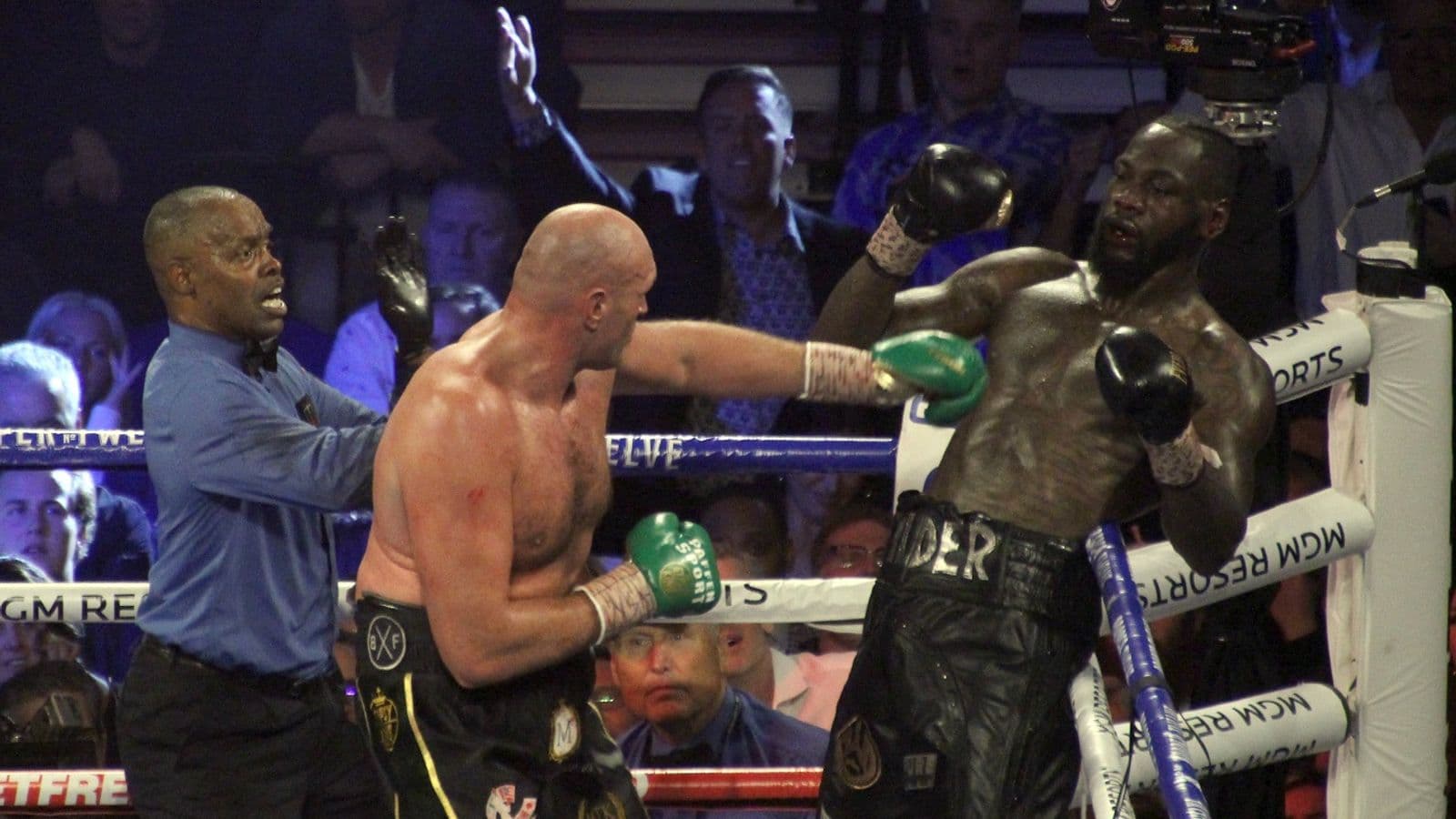 Tyson Fury vs Deontay Wilder Stoppage