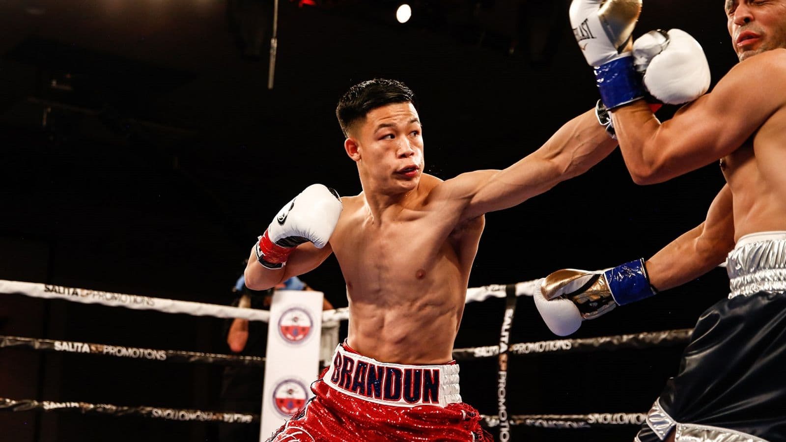 Brandun Lee Beats Camilo Prieto