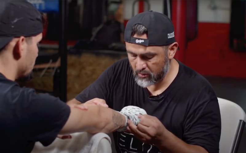 Manny Robles Hand Wrapping