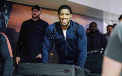Anthony Joshua lands in Saudi Arabia for Andy Ruiz Jr rematch