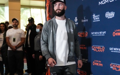Caleb Plant vs Armando Reséndiz and Jermall Charlo vs Thomas LaManna fight previews boxrec oddschecker