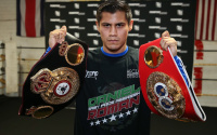 World super-bantamweight champion Daniel Roman vs Murodjon Akhmadaliev