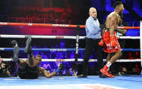 Eleider Alvarez Knocks Out Michael Seals