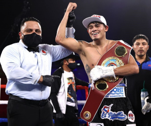 Emanuel Navarrete to Defend World Title Against Joet Gonzalez October 15 at Pechanga Arena, San Diego boxrec fight time date tv channel undercard