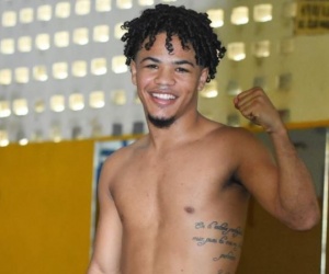 Erick Rosa vacates his WBA world title to move up in class minimumweight straw light fly boxrec who is facts insta watch full fight highlights world champion wiki