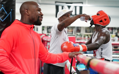 Richardson Hitchins hails influence of Floyd Mayweather and Gervonta Davis ahead of Argenis Mendez clash