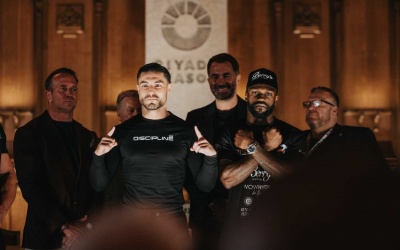Josh Kelly and Ishmael Davis preview their middleweight showdown on Joshua-Dubois card boxrec fight time date tv channel how to watch ringwalks oddschecker betting odds