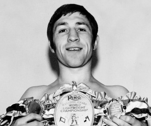 Scotland’s first undisputed World Champion Ken Buchanan has died aged 77 muhammad ali josh taylor list of scottish champions wiki john h stracey friends amateur professional career record watch fight highlights