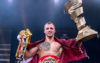 Mairis Briedis lifts the Muhammad Ali Trophy Yuniel Dorticos WBSS Cruiserweight Final Season II of the World Boxing Super Series