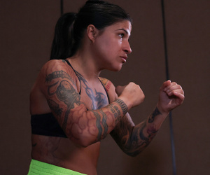 Melissa “Shark” Hernández is fighting for glory and equal rights against Chantelle Cameron boxrec brothers mum dad mother father who are they family