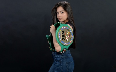 WBC Prospect of the Week Roxy Verduzco boxrec amateur boxing boxer record professional career pro debut tickets how to watch fight time date tv channel Los Angeles California wbc kia forum