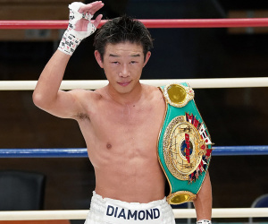 OPBF featherweight champ Satoshi Shimizu retains belt in seventh-round stoppage of Kyohei Tonomoto