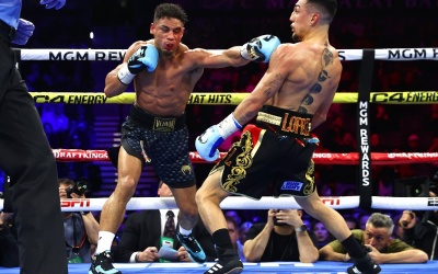 Teofimo Lopez swears at crowd after lacklustre victory and Jamaine Ortiz threatens legal action Keyshawn Davis Stops Jose Pedraza in Co-Feature full fight highlights boxrec watch next devin haney youtube