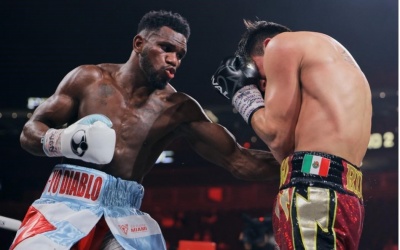 Canelo gives advice to rising middleweight Cuban star Yoenli Feliciano Hernandez boxrec wiki who wins oddschecker kyrone davis fight may 31 axs.com tickets prime tv channel how to watch